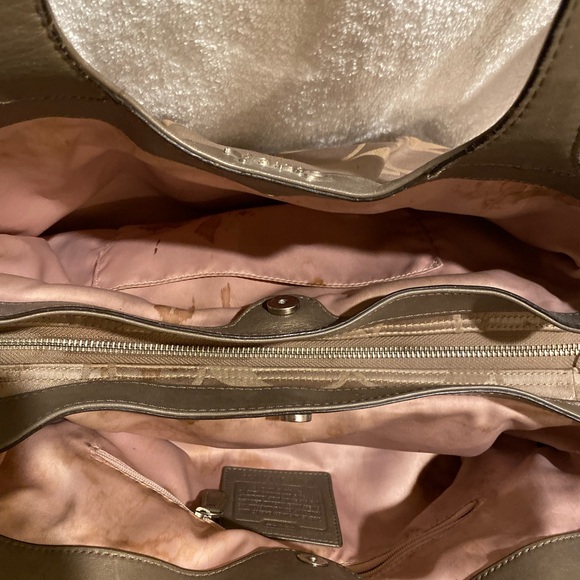 Coach signature purse has lots of pockets still in good condition. - Picture 4 of 11